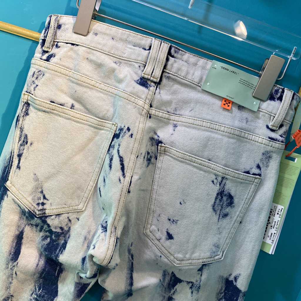 OFF WHITE